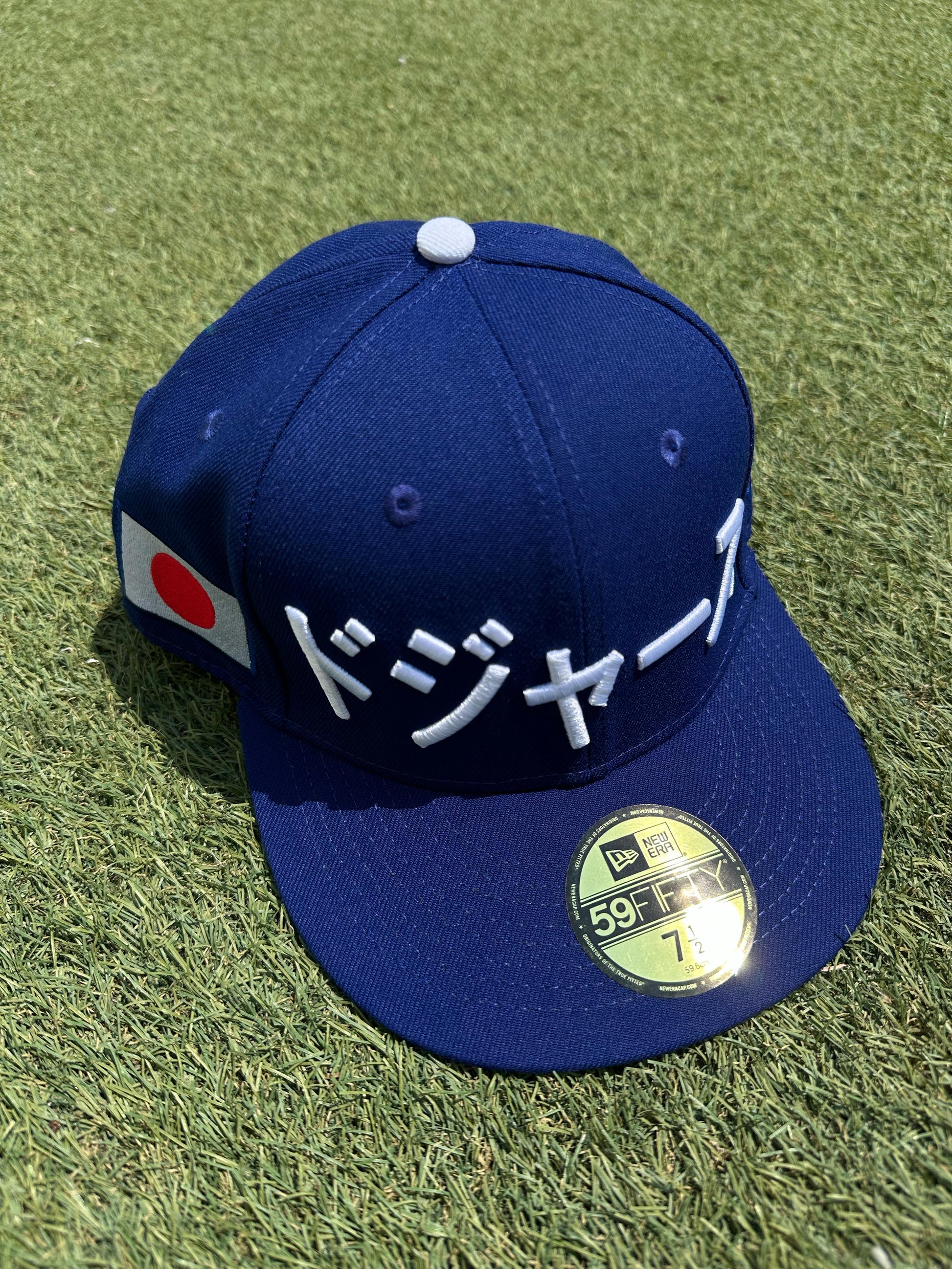 "Gorra New Era 59FIFTY de los Los Angeles Dodgers, edición Shohei Ohtani, color azul con logo bordado."